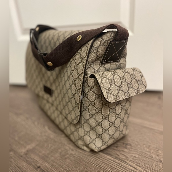 Selling New Like Used Baby authentic Gucci Bag - Picture 4 of 5